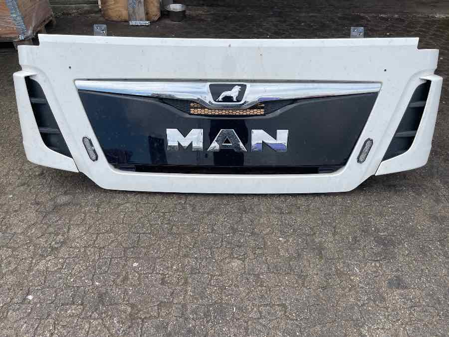 MAN FRONT DOOR / SERVICE DOOR 81.61110-6096 - Cabine en interieur voor Vrachtwagen: afbeelding 1 MAN FRONT DOOR / SERVICE DOOR 81.61110-6096 - Cabine en interieur voor Vrachtwagen: afbeelding 1