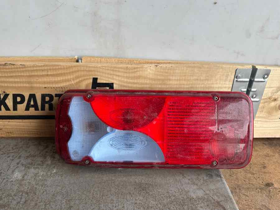 MAN REAR LAMP 81.25225.6544 - Lichten/ Verlichting voor Vrachtwagen: afbeelding 1 MAN REAR LAMP 81.25225.6544 - Lichten/ Verlichting voor Vrachtwagen: afbeelding 1
