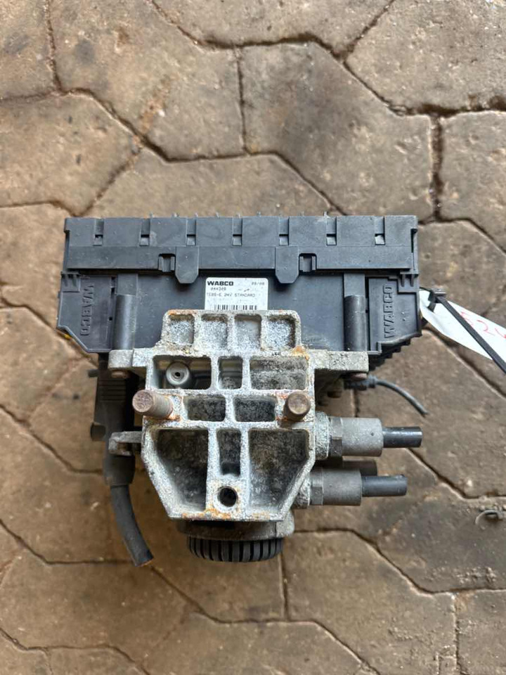 MB BUS TEBS-E 24V STANDARD TRAILER MODULATOR - Remventiel voor Vrachtwagen: afbeelding 4 MB BUS TEBS-E 24V STANDARD TRAILER MODULATOR - Remventiel voor Vrachtwagen: afbeelding 4