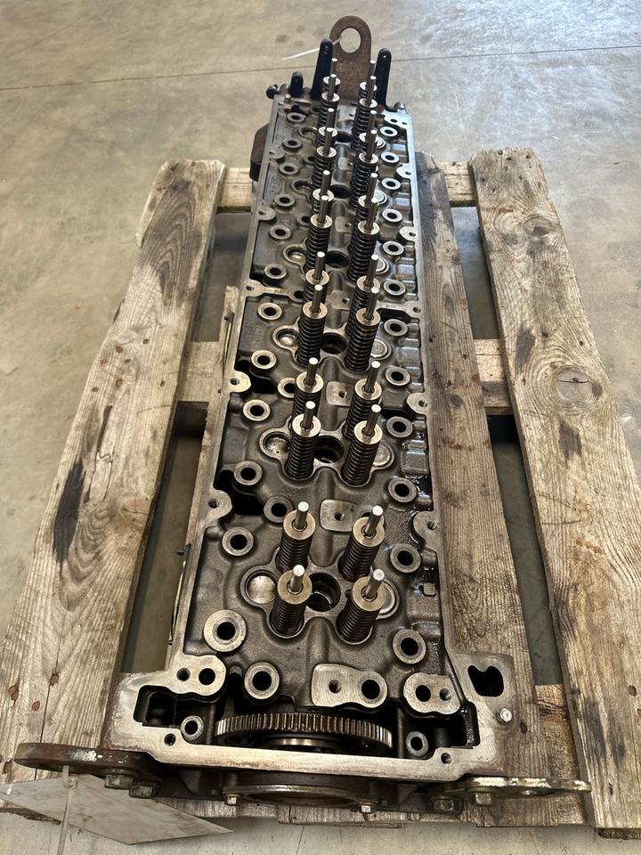 MERCEDES CYLINDERHEAD A4710104220 - Cilinderkop voor Vrachtwagen: afbeelding 1 MERCEDES CYLINDERHEAD A4710104220 - Cilinderkop voor Vrachtwagen: afbeelding 1