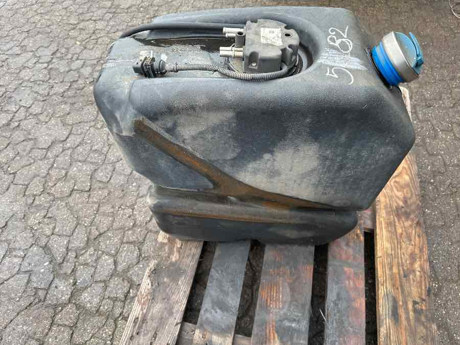 SCANIA ADBLUE TANK 2244863 - Brandstoftoevoer voor Vrachtwagen: afbeelding 1 SCANIA ADBLUE TANK 2244863 - Brandstoftoevoer voor Vrachtwagen: afbeelding 1