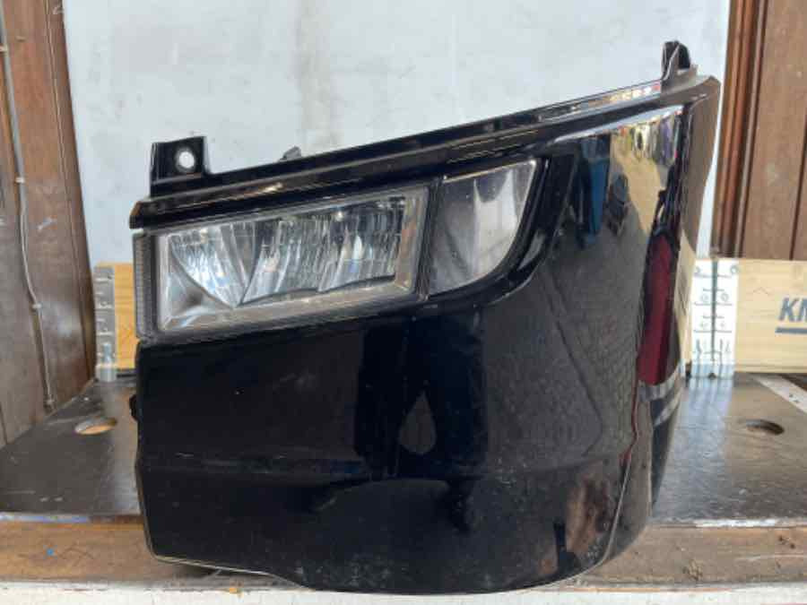 SCANIA BUMPER COVER LEFT SIDE 2295948 - Carrosserie en exterieur voor Vrachtwagen: afbeelding 1 SCANIA BUMPER COVER LEFT SIDE 2295948 - Carrosserie en exterieur voor Vrachtwagen: afbeelding 1