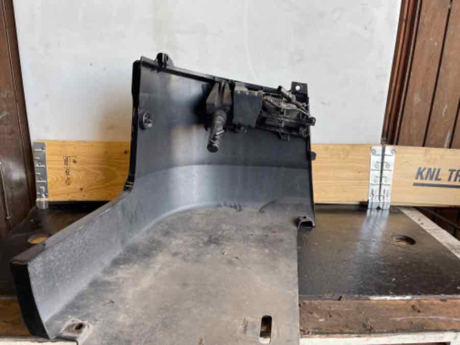 SCANIA BUMPER COVER LEFT SIDE 2295948 - Carrosserie en exterieur voor Vrachtwagen: afbeelding 2 SCANIA BUMPER COVER LEFT SIDE 2295948 - Carrosserie en exterieur voor Vrachtwagen: afbeelding 2
