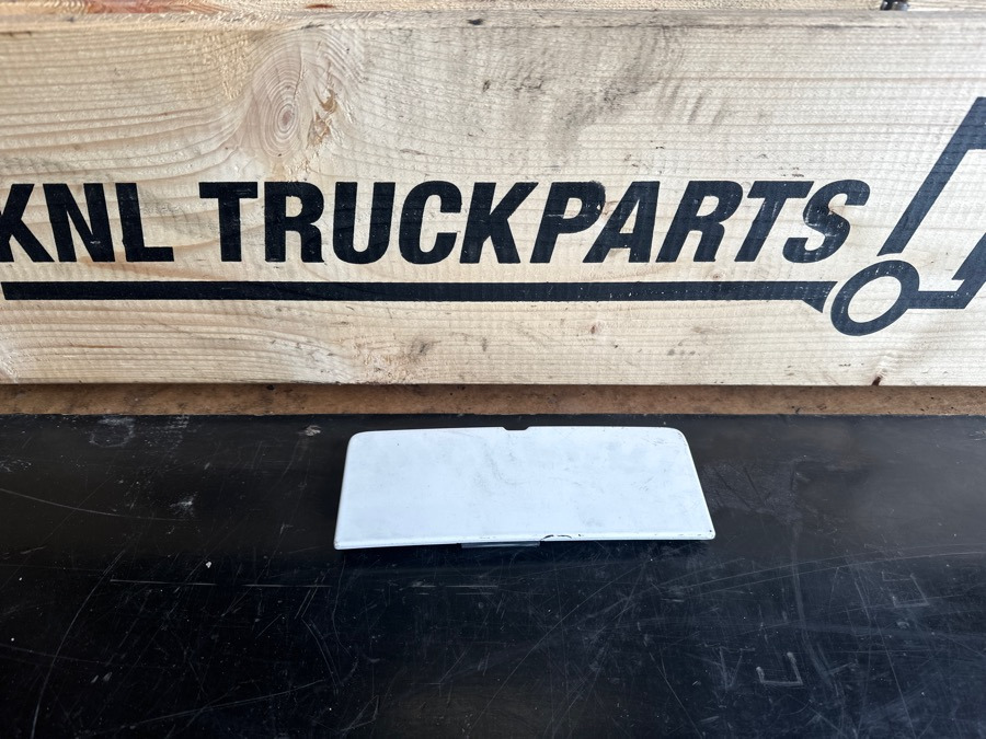 SCANIA COVER, HEADLAMP HOUSING LEFT 2334520 - Carrosserie en exterieur voor Vrachtwagen: afbeelding 1 SCANIA COVER, HEADLAMP HOUSING LEFT 2334520 - Carrosserie en exterieur voor Vrachtwagen: afbeelding 1