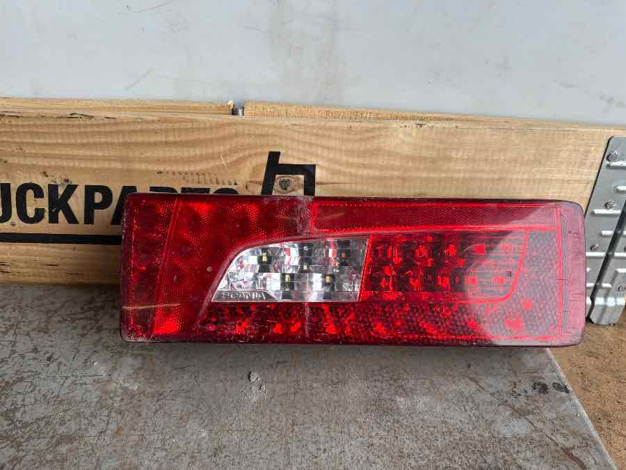 SCANIA REAR LAMP LED 2380932 - Lichten/ Verlichting voor Vrachtwagen: afbeelding 1 SCANIA REAR LAMP LED 2380932 - Lichten/ Verlichting voor Vrachtwagen: afbeelding 1