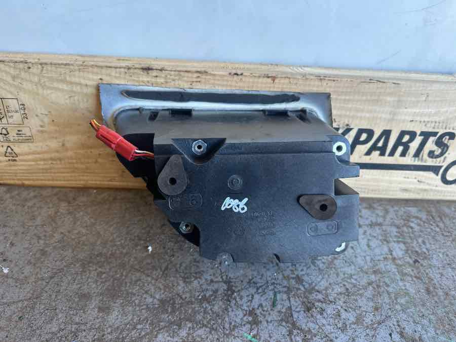 SCANIA SPOT LAMP 2535366 - Lichten/ Verlichting voor Vrachtwagen: afbeelding 2 SCANIA SPOT LAMP 2535366 - Lichten/ Verlichting voor Vrachtwagen: afbeelding 2