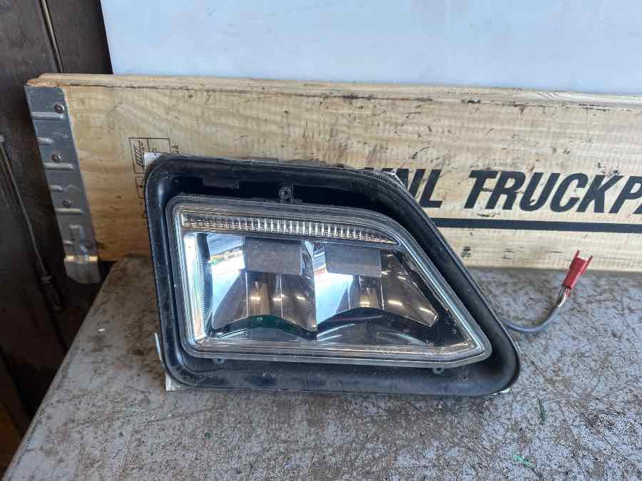SCANIA SPOTLAMP 2535367 - Lichten/ Verlichting voor Vrachtwagen: afbeelding 1 SCANIA SPOTLAMP 2535367 - Lichten/ Verlichting voor Vrachtwagen: afbeelding 1