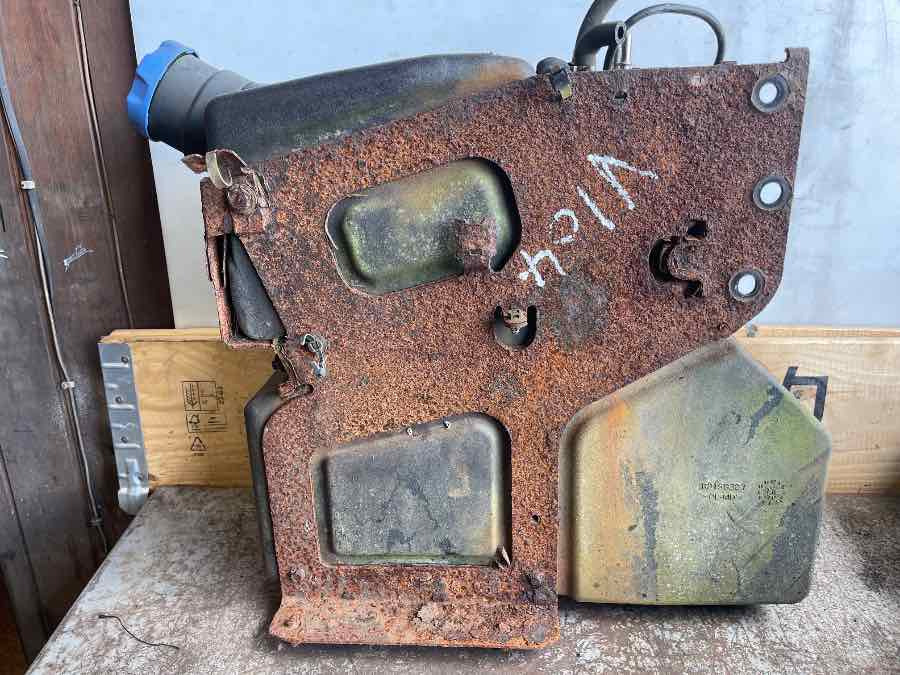 VOLVO ADBLUE TANK 82169309 - Brandstoftoevoer voor Vrachtwagen: afbeelding 1 VOLVO ADBLUE TANK 82169309 - Brandstoftoevoer voor Vrachtwagen: afbeelding 1