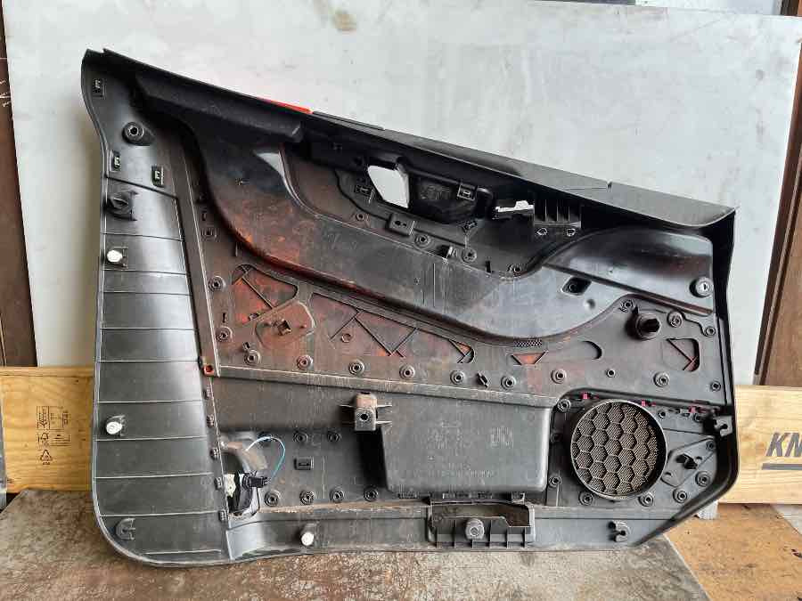 VOLVO DOOR PANEL RIGHT 21934402 - Cabine en interieur voor Vrachtwagen: afbeelding 2 VOLVO DOOR PANEL RIGHT 21934402 - Cabine en interieur voor Vrachtwagen: afbeelding 2