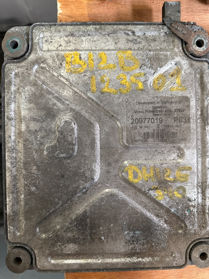 VOLVO ECU 20977019 PO3 - ECU voor Vrachtwagen: afbeelding 1 VOLVO ECU 20977019 PO3 - ECU voor Vrachtwagen: afbeelding 1