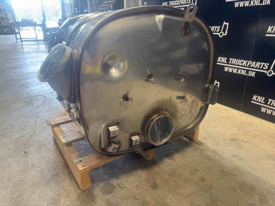 VOLVO EXHAUST 24617946 - Geluiddemper/ Uitlaatsysteem voor Vrachtwagen: afbeelding 1 VOLVO EXHAUST 24617946 - Geluiddemper/ Uitlaatsysteem voor Vrachtwagen: afbeelding 1