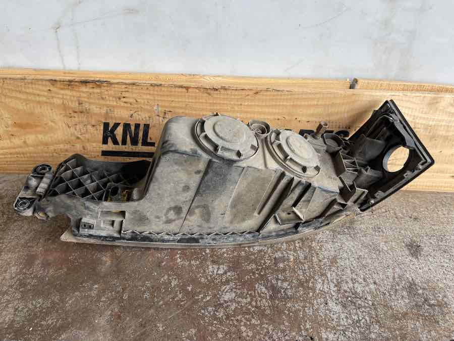 VOLVO FOG LAMP 22332592 RH - Lichten/ Verlichting voor Vrachtwagen: afbeelding 2 VOLVO FOG LAMP 22332592 RH - Lichten/ Verlichting voor Vrachtwagen: afbeelding 2