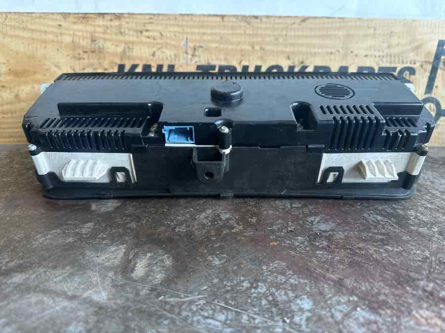 VOLVO INSTRUMENT 22038170 - Cabine en interieur voor Vrachtwagen: afbeelding 3 VOLVO INSTRUMENT 22038170 - Cabine en interieur voor Vrachtwagen: afbeelding 3