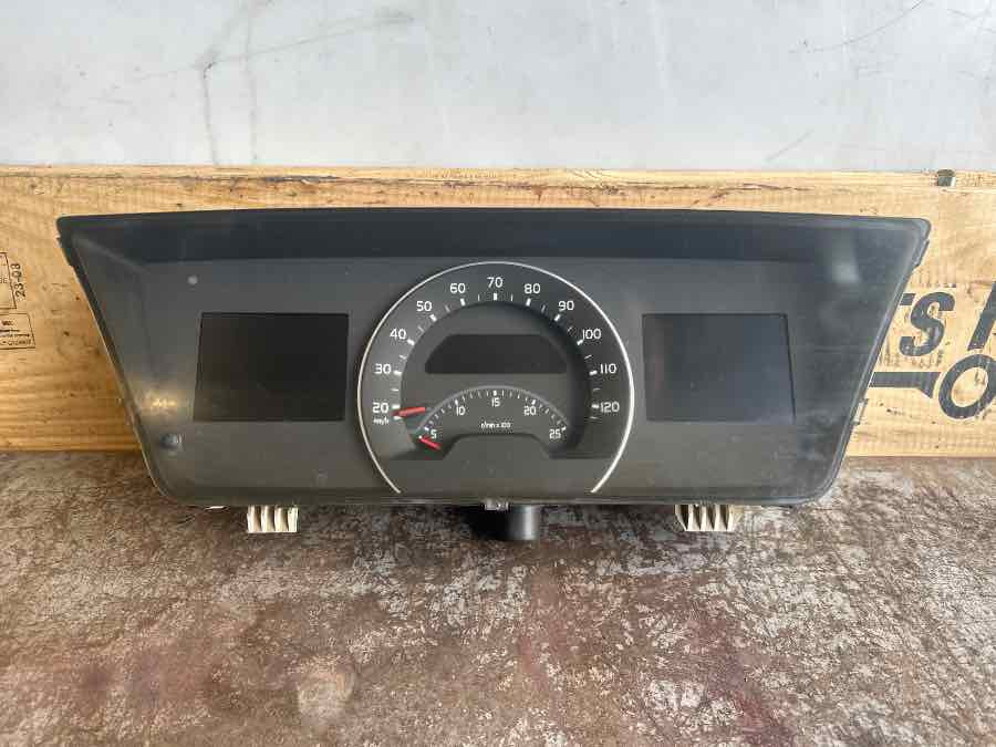 VOLVO INSTRUMENT 22038170 - Cabine en interieur voor Vrachtwagen: afbeelding 1 VOLVO INSTRUMENT 22038170 - Cabine en interieur voor Vrachtwagen: afbeelding 1