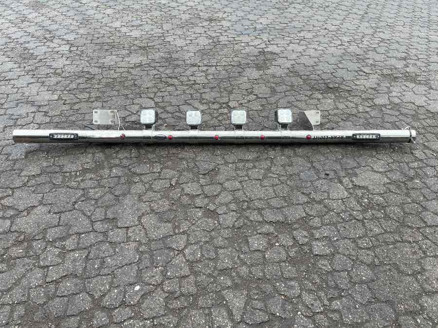 VOLVO LIGHT BOOM, CHROME - Lichten/ Verlichting voor Vrachtwagen: afbeelding 1 VOLVO LIGHT BOOM, CHROME - Lichten/ Verlichting voor Vrachtwagen: afbeelding 1