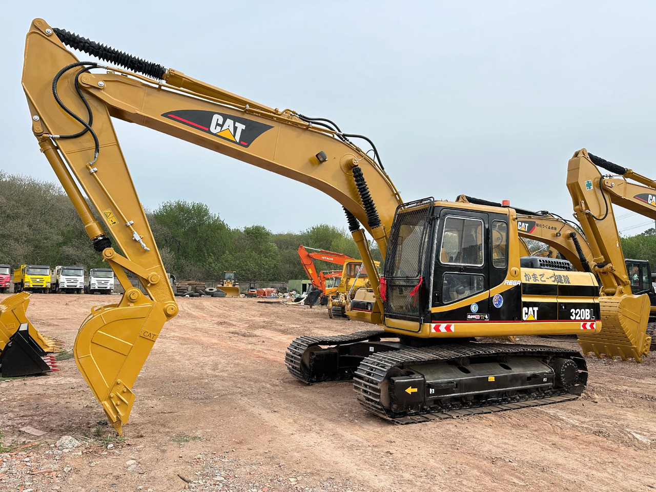 CAT 320BL crawler excavator - Rupsgraafmachine: afbeelding 2 CAT 320BL crawler excavator - Rupsgraafmachine: afbeelding 2
