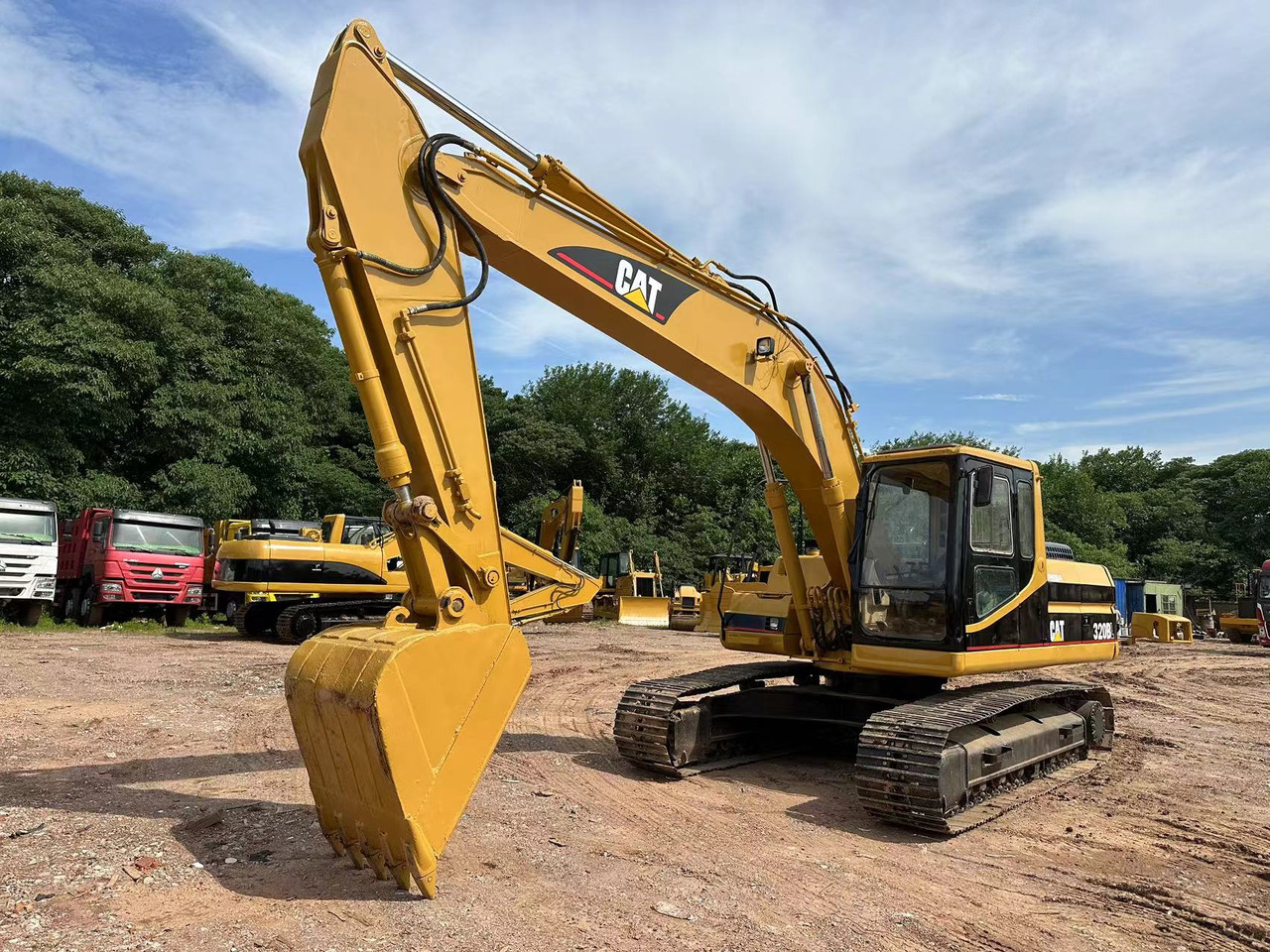 CATERPILLAR 320B - Rupsgraafmachine: afbeelding 2 CATERPILLAR 320B - Rupsgraafmachine: afbeelding 2