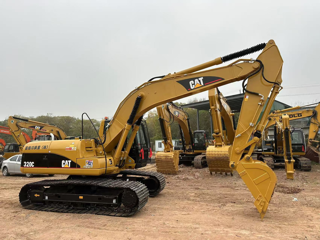 CATERPILLAR 320C - Rupsgraafmachine: afbeelding 2 CATERPILLAR 320C - Rupsgraafmachine: afbeelding 2