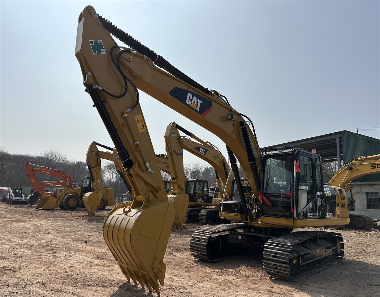CATERPILLAR 320D2L - Rupsgraafmachine: afbeelding 5 CATERPILLAR 320D2L - Rupsgraafmachine: afbeelding 5