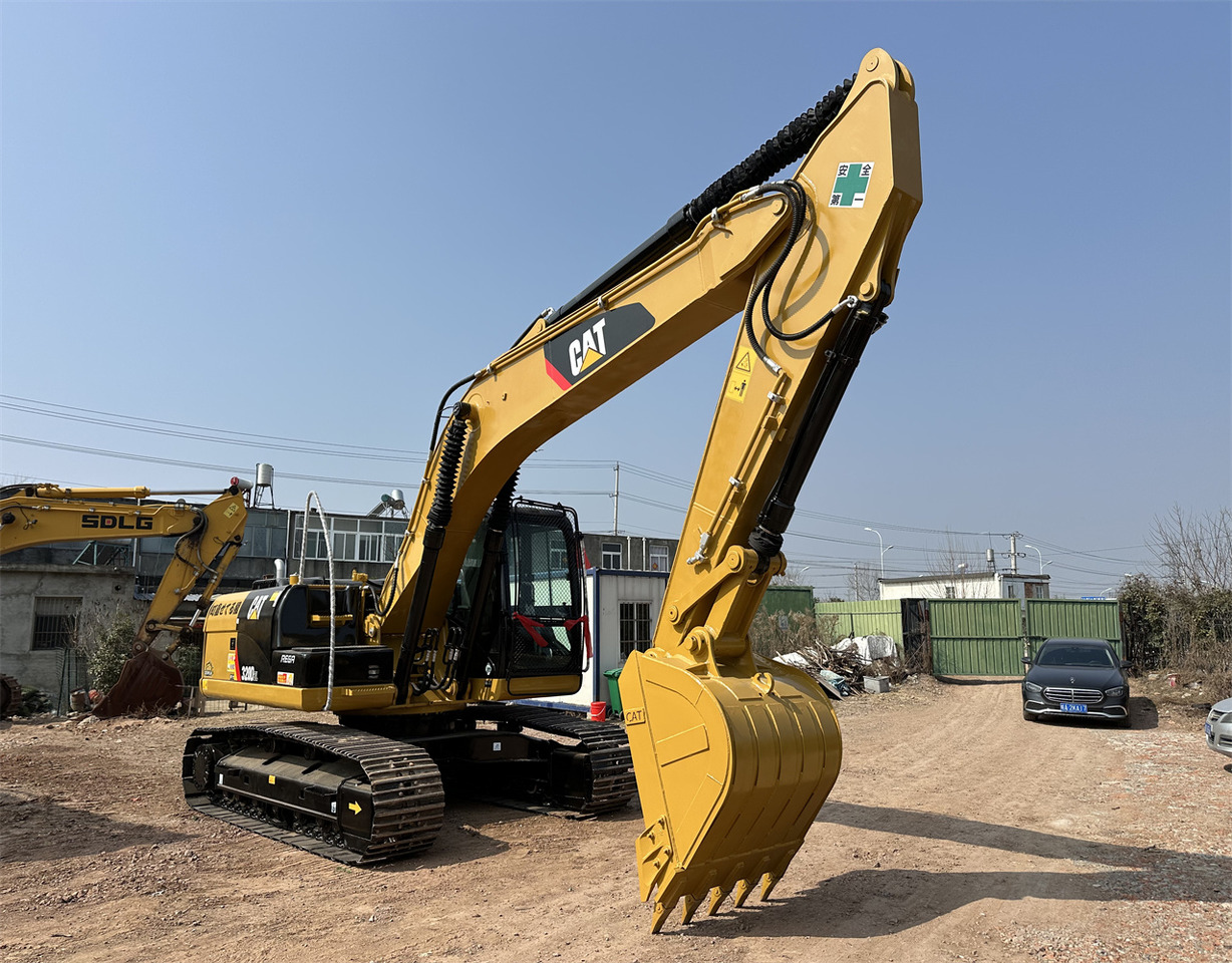 CATERPILLAR 320D2L - Rupsgraafmachine: afbeelding 3 CATERPILLAR 320D2L - Rupsgraafmachine: afbeelding 3
