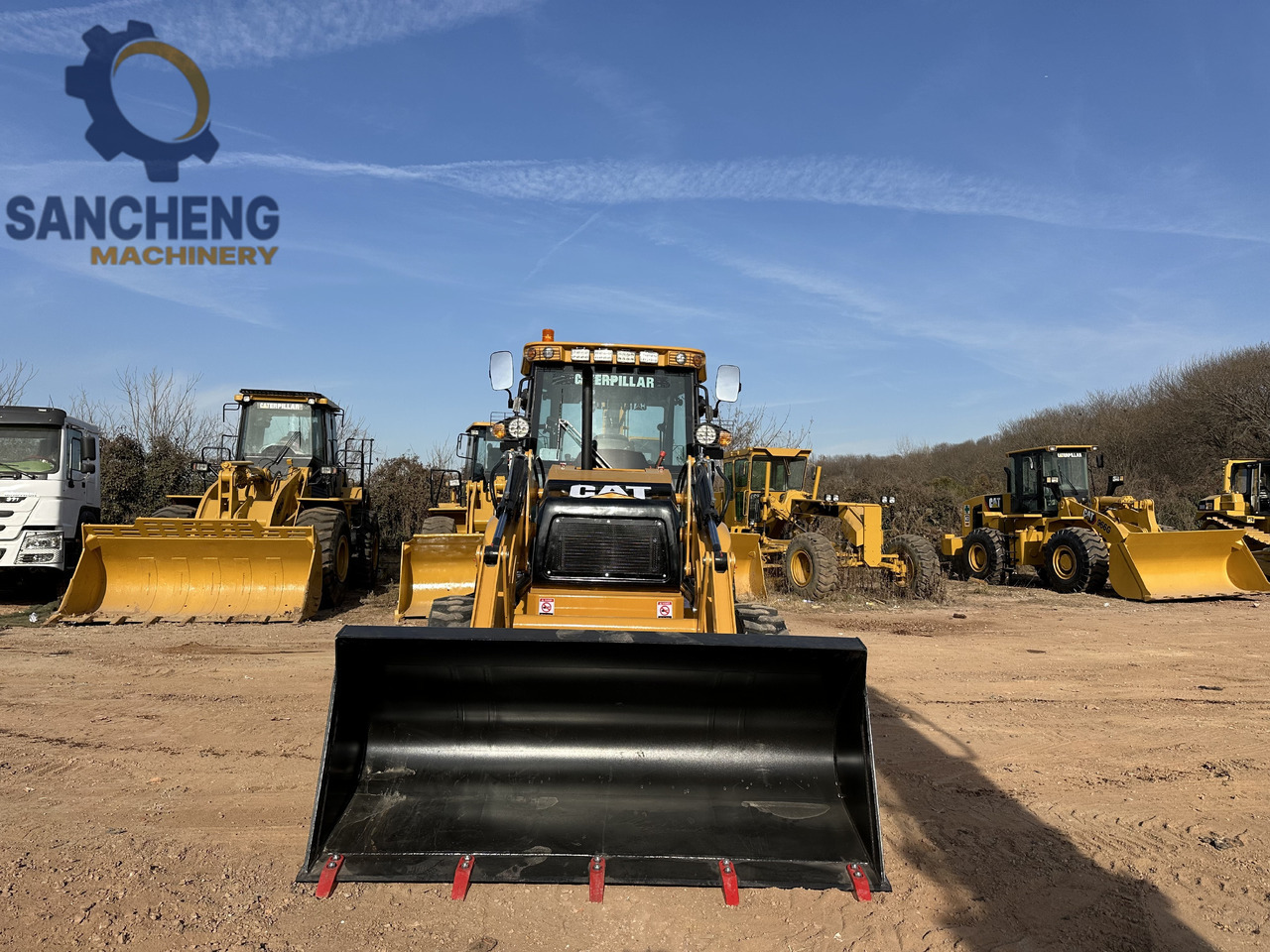 CATERPILLAR 420F2 - Graaflaadmachine: afbeelding 4 CATERPILLAR 420F2 - Graaflaadmachine: afbeelding 4