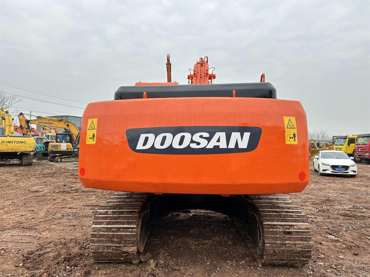 DOOSAN DH220 - Rupsgraafmachine: afbeelding 4 DOOSAN DH220 - Rupsgraafmachine: afbeelding 4