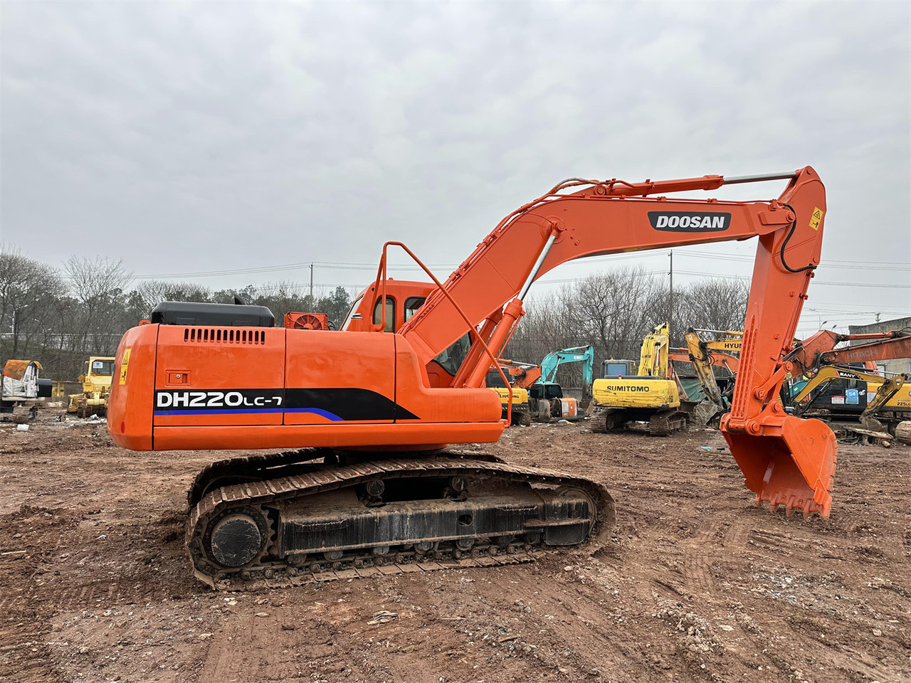 DOOSAN DH220 excavator - Rupsgraafmachine: afbeelding 2 DOOSAN DH220 excavator - Rupsgraafmachine: afbeelding 2