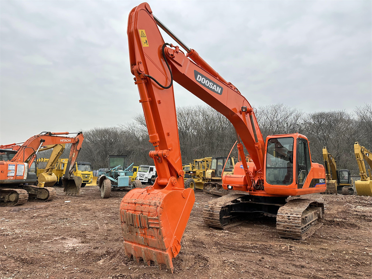 DOOSAN DH220 excavator - Rupsgraafmachine: afbeelding 3 DOOSAN DH220 excavator - Rupsgraafmachine: afbeelding 3