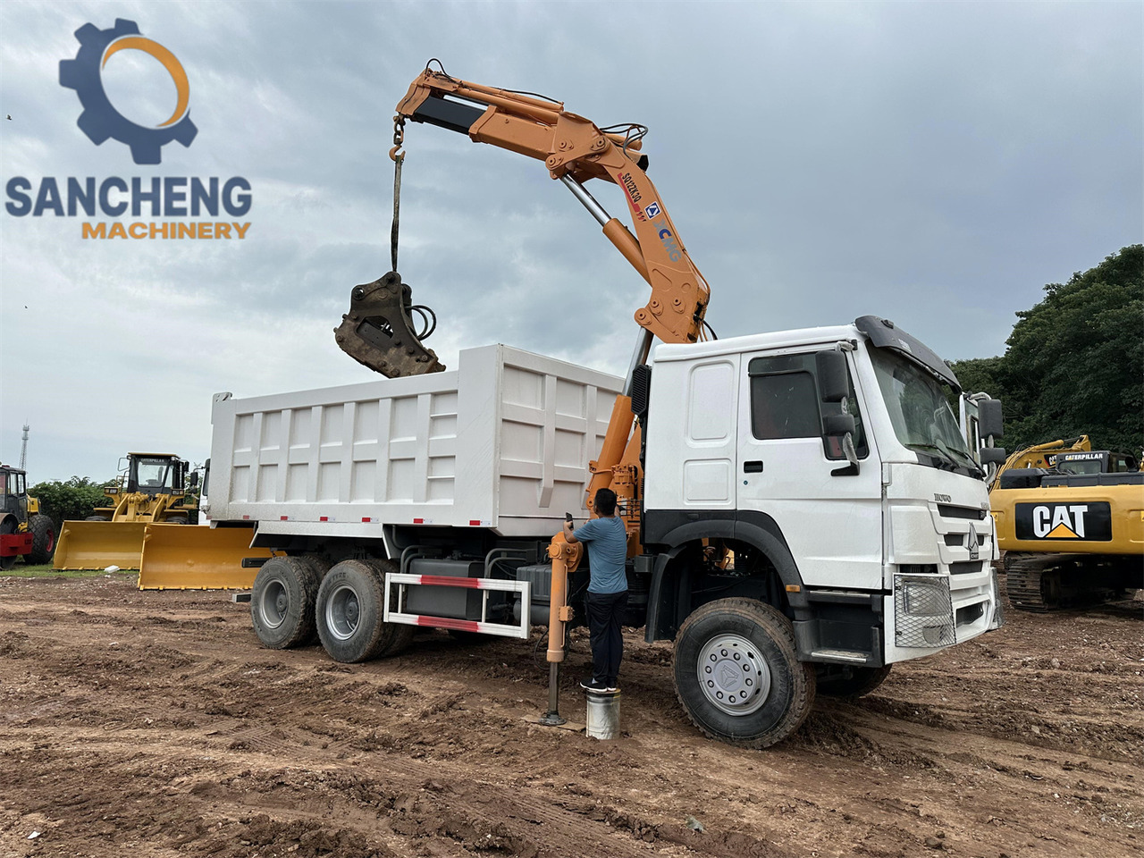 Kraanwagen HOWO 371: afbeelding 11
