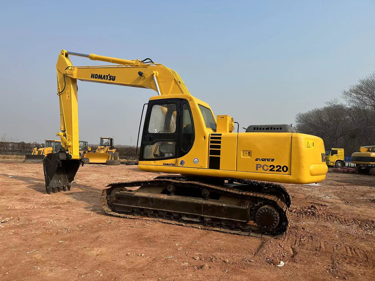 KOMATSU PC220-6 - Rupsgraafmachine: afbeelding 4 KOMATSU PC220-6 - Rupsgraafmachine: afbeelding 4