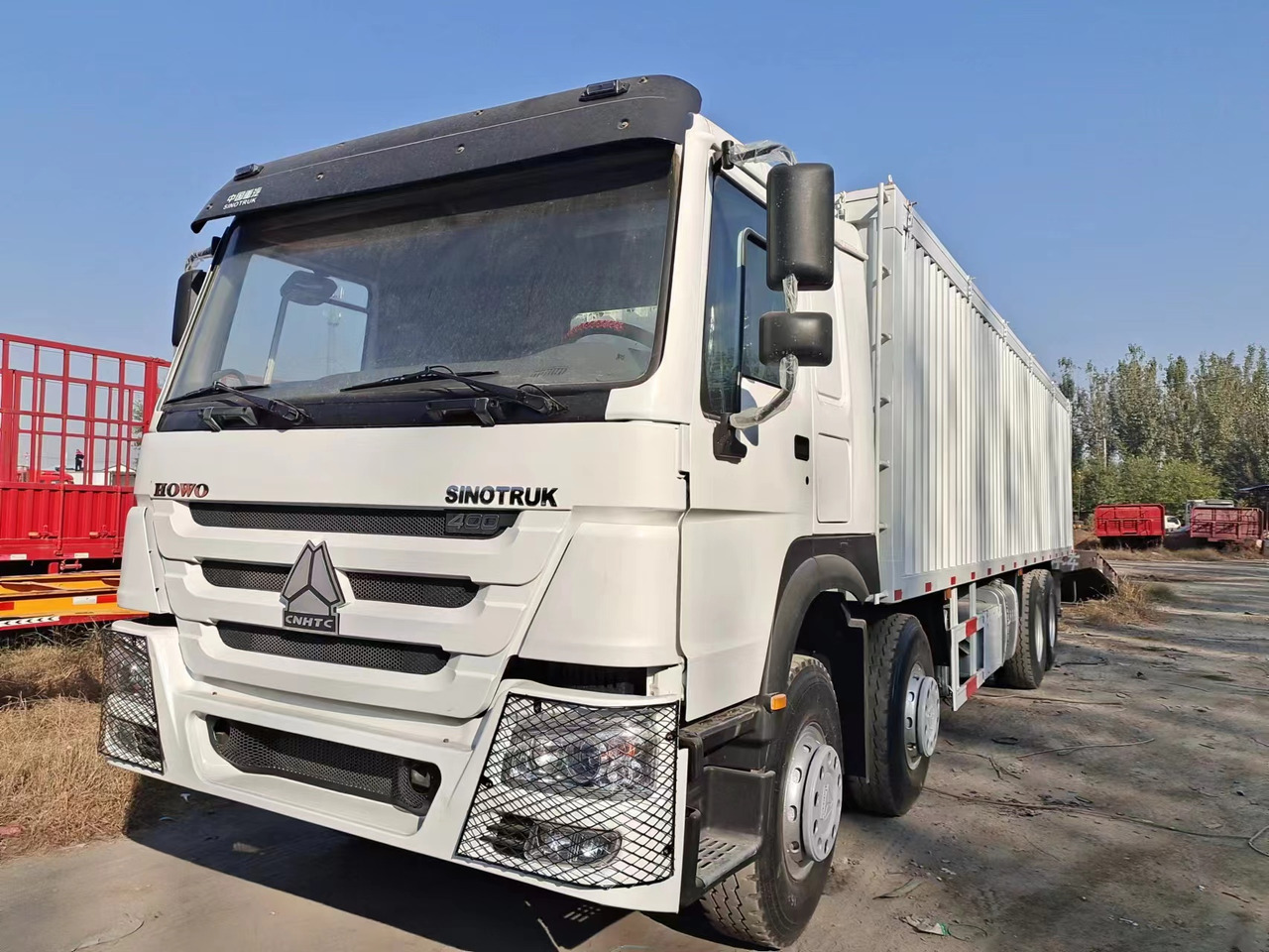 SINOTRUK 400 HOWO Box truck - Isotherm vrachtwagen: afbeelding 2 SINOTRUK 400 HOWO Box truck - Isotherm vrachtwagen: afbeelding 2