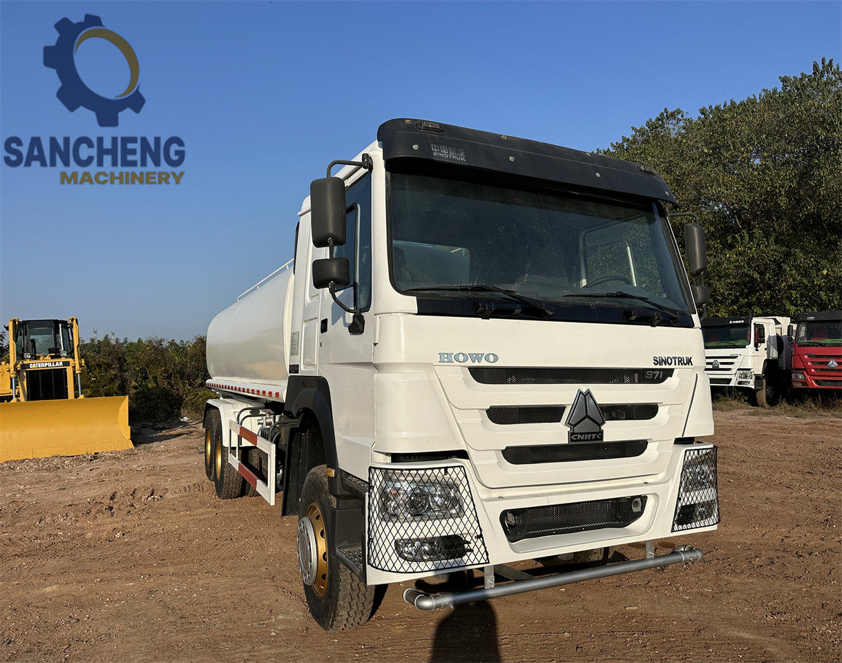 SINOTRUK HOWO 371 6x4 Water Tanker Truck - Tankwagen: afbeelding 3 SINOTRUK HOWO 371 6x4 Water Tanker Truck - Tankwagen: afbeelding 3