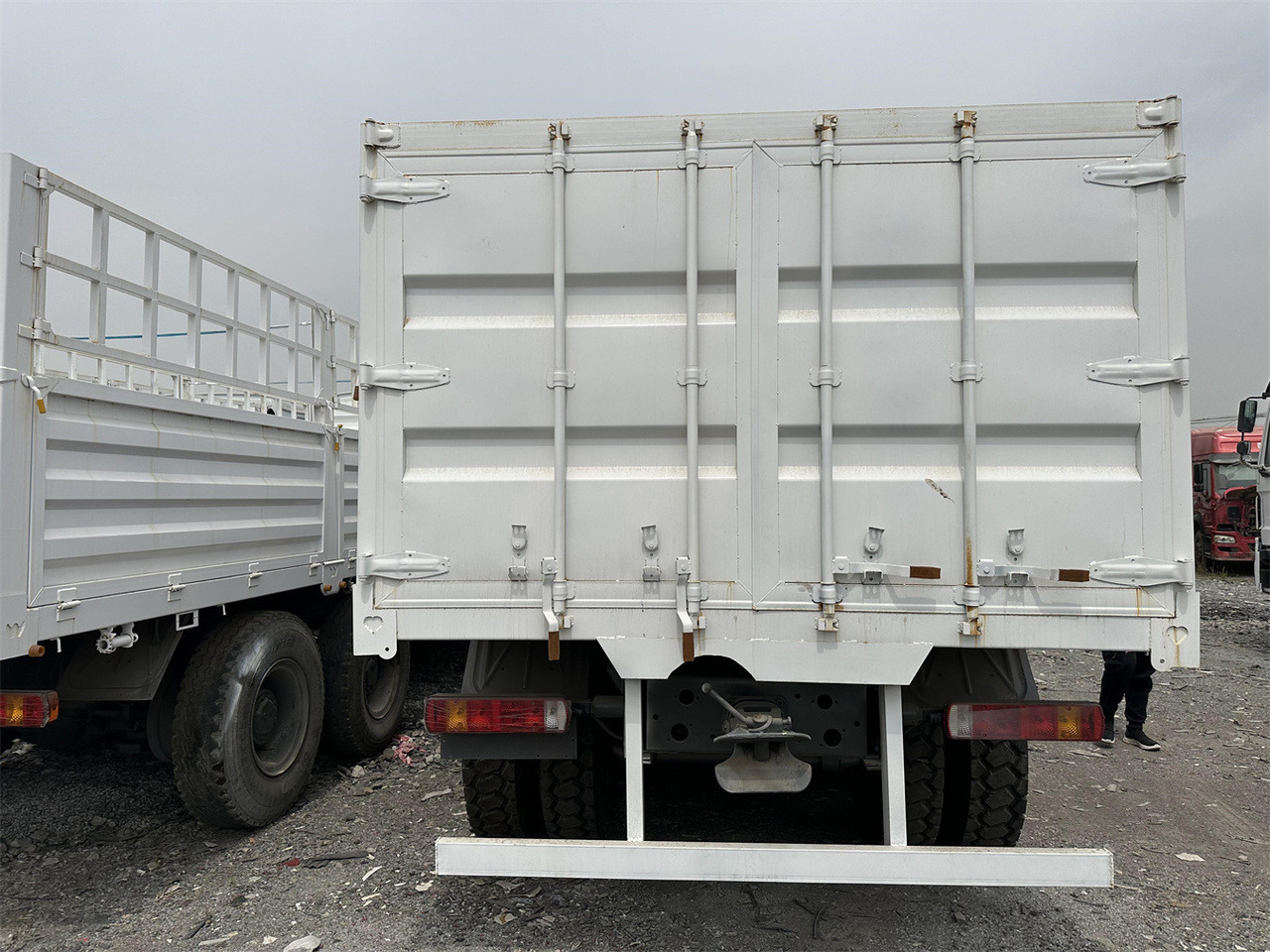 Leasing SINOTRUK HOWO 371 Cargo truck SINOTRUK HOWO 371 Cargo truck: afbeelding 6