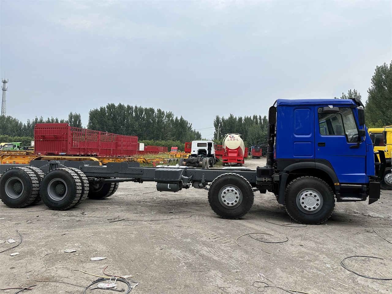 SINOTRUK HOWO 371 Chassis truck - Chassis vrachtwagen: afbeelding 4 SINOTRUK HOWO 371 Chassis truck - Chassis vrachtwagen: afbeelding 4