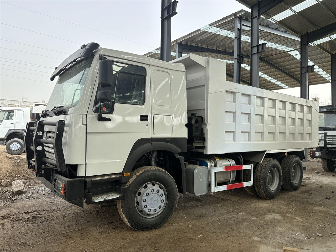SINOTRUK HOWO 371 Dump Truck - Kipper vrachtwagen: afbeelding 2 SINOTRUK HOWO 371 Dump Truck - Kipper vrachtwagen: afbeelding 2
