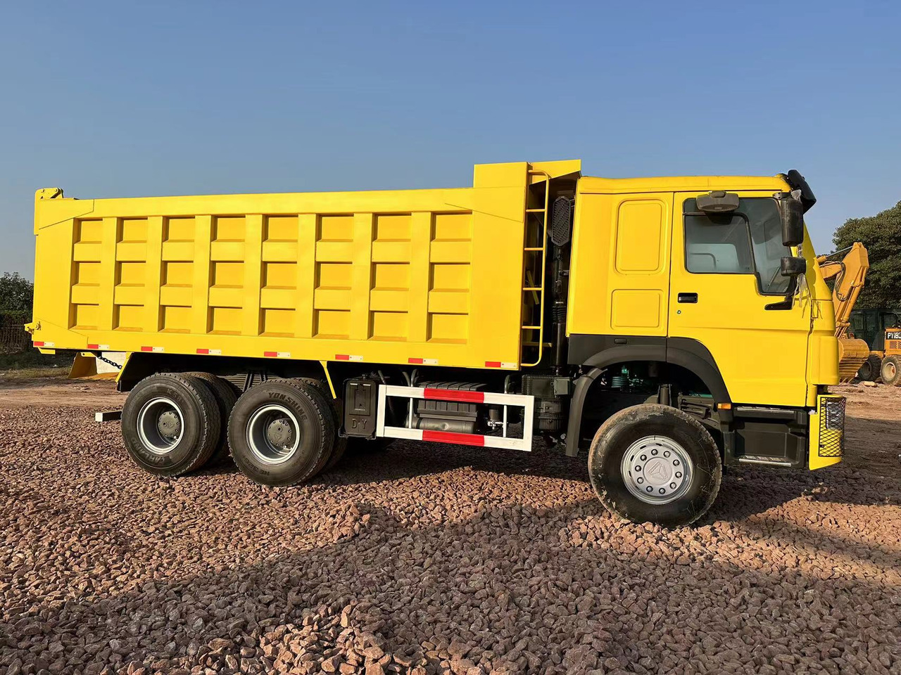 SINOTRUK HOWO 371 Dump Truck - Kipper vrachtwagen: afbeelding 3 SINOTRUK HOWO 371 Dump Truck - Kipper vrachtwagen: afbeelding 3