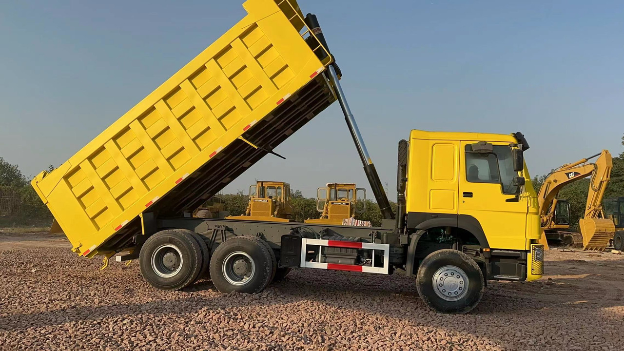 SINOTRUK HOWO 371 Dump Truck - Kipper vrachtwagen: afbeelding 1 SINOTRUK HOWO 371 Dump Truck - Kipper vrachtwagen: afbeelding 1