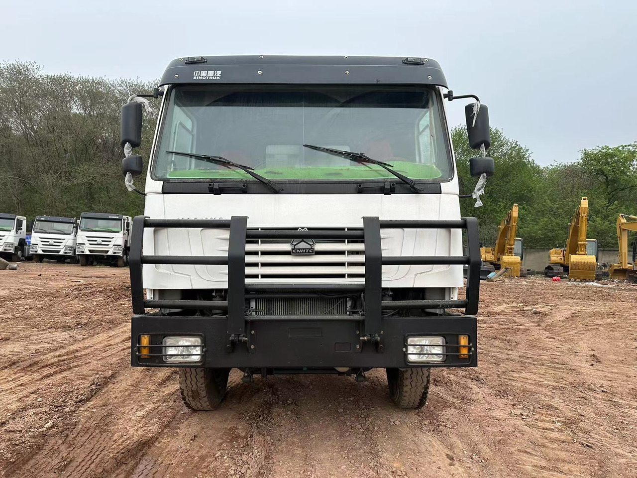 SINOTRUK HOWO 371 with Bumper - Kipper vrachtwagen: afbeelding 3 SINOTRUK HOWO 371 with Bumper - Kipper vrachtwagen: afbeelding 3