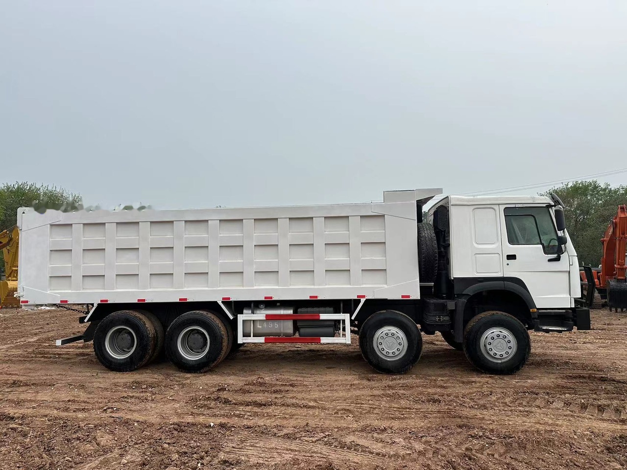 SINOTRUK HOWO 371 with Bumper - Kipper vrachtwagen: afbeelding 3 SINOTRUK HOWO 371 with Bumper - Kipper vrachtwagen: afbeelding 3