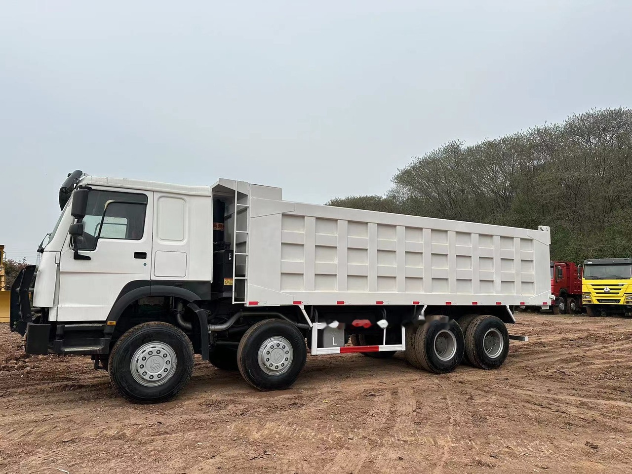 SINOTRUK HOWO 371 with Bumper - Kipper vrachtwagen: afbeelding 5 SINOTRUK HOWO 371 with Bumper - Kipper vrachtwagen: afbeelding 5