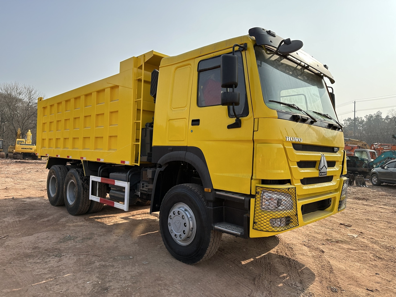 SINOTRUK Howo 6x4 Dump truck 371hp - Kipper vrachtwagen: afbeelding 2 SINOTRUK Howo 6x4 Dump truck 371hp - Kipper vrachtwagen: afbeelding 2