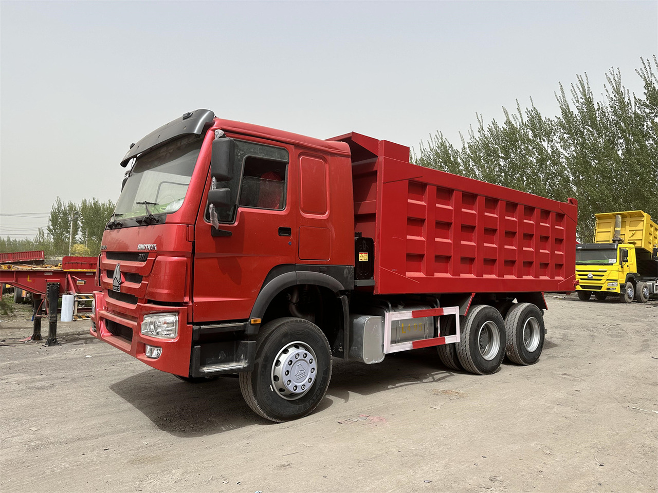SINOTRUK Howo Dump truck 371 - Kipper vrachtwagen: afbeelding 2 SINOTRUK Howo Dump truck 371 - Kipper vrachtwagen: afbeelding 2