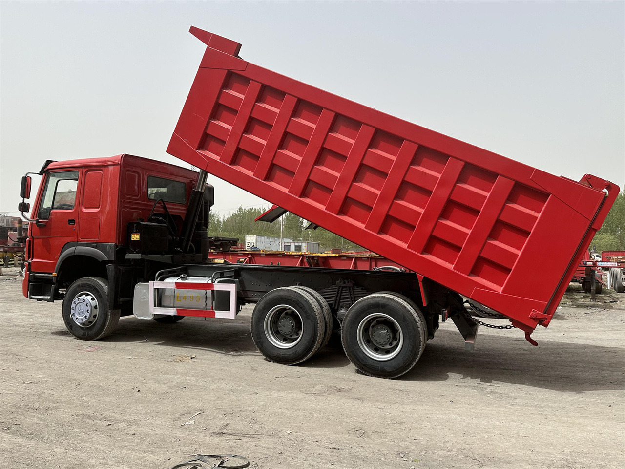 SINOTRUK Howo Dump truck 371 - Kipper vrachtwagen: afbeelding 1 SINOTRUK Howo Dump truck 371 - Kipper vrachtwagen: afbeelding 1