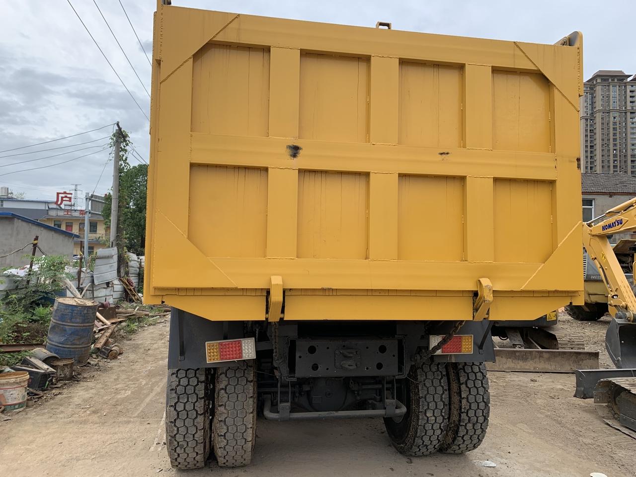 SINOTRUK Howo Dump truck 371 - Kipper vrachtwagen: afbeelding 3 SINOTRUK Howo Dump truck 371 - Kipper vrachtwagen: afbeelding 3