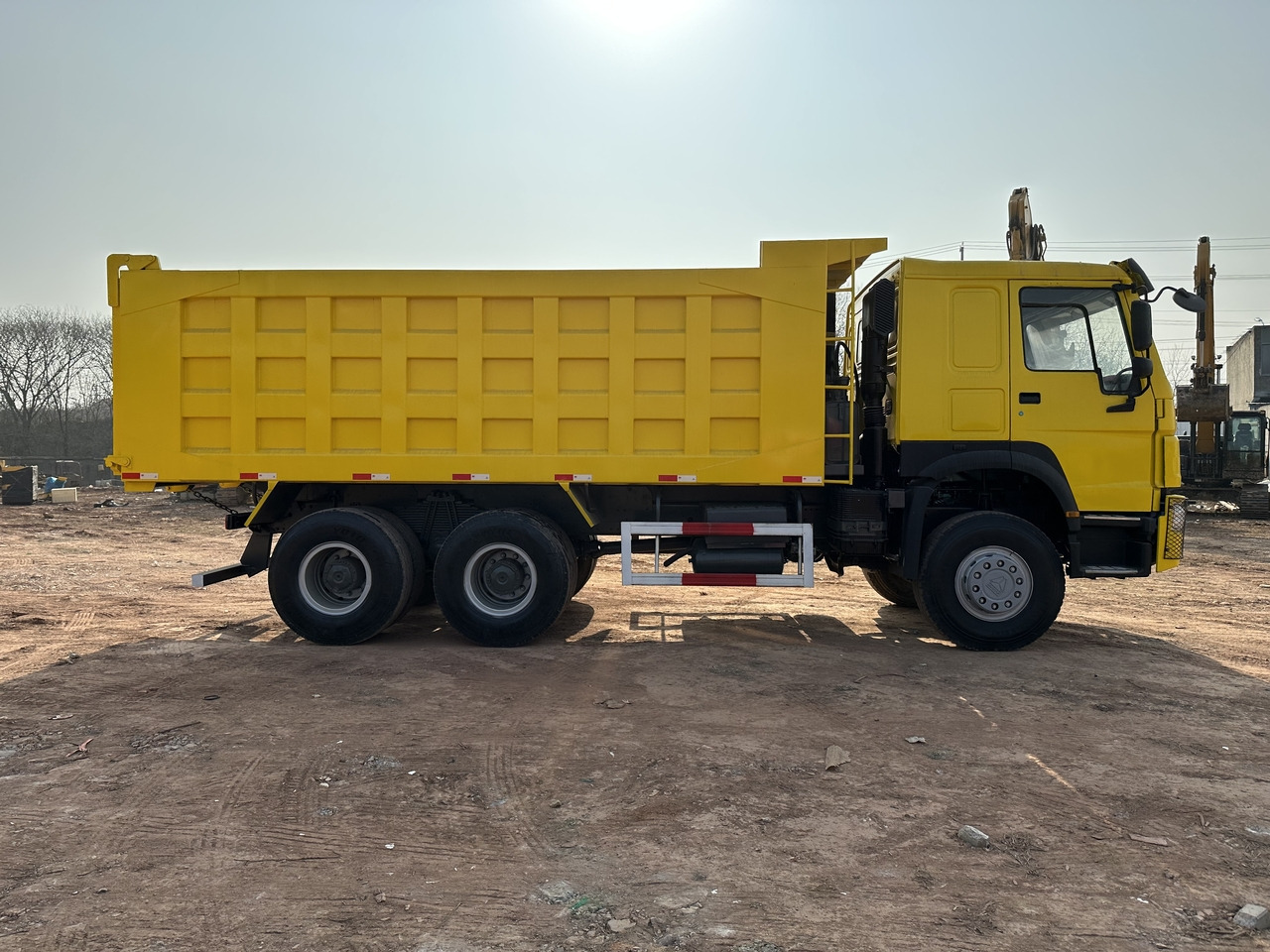 SINOTRUK Howo Dump truck 371 - Kipper vrachtwagen: afbeelding 4 SINOTRUK Howo Dump truck 371 - Kipper vrachtwagen: afbeelding 4