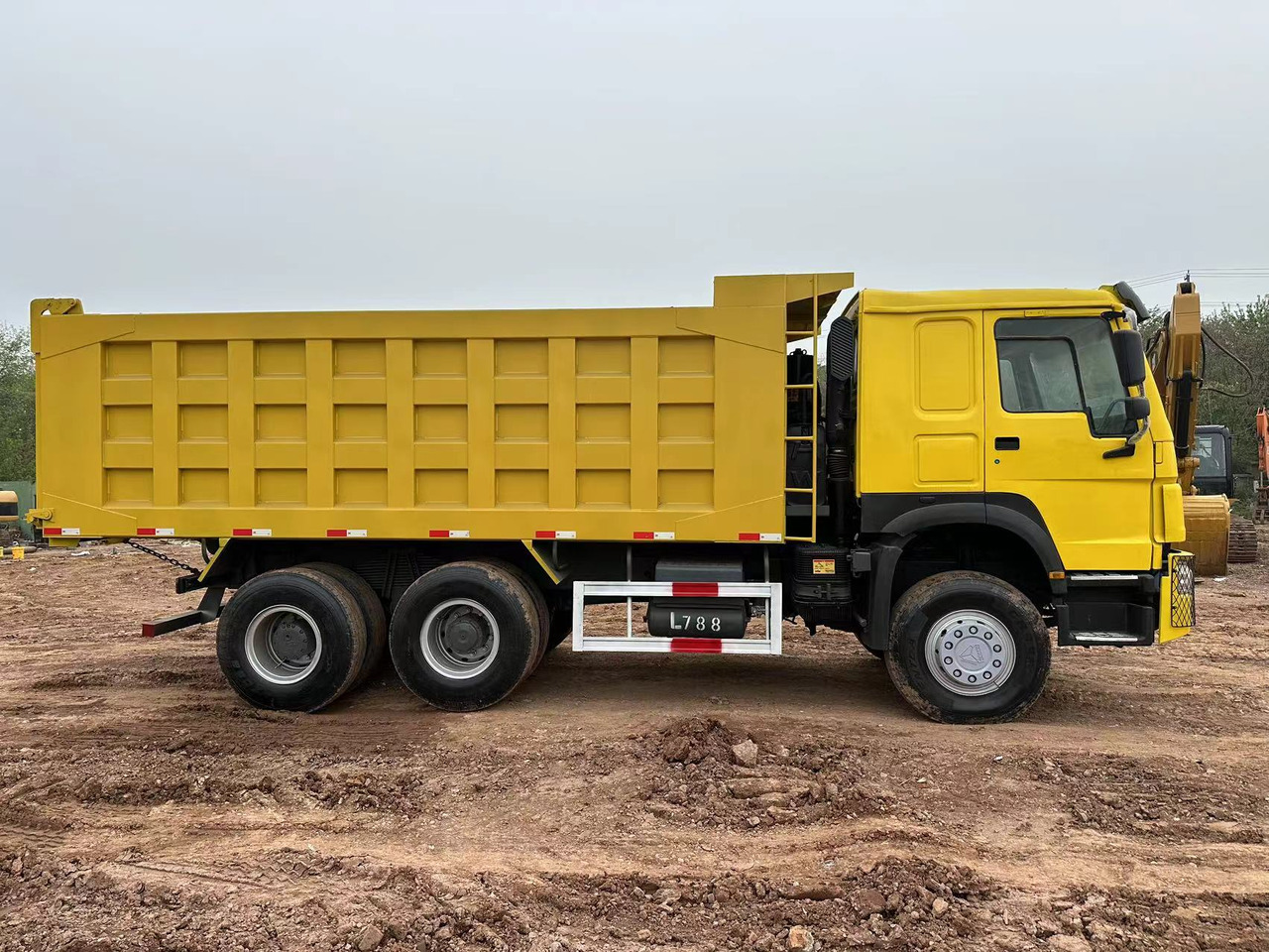 SINOTRUK Howo Dump truck 371 - Kipper vrachtwagen: afbeelding 1 SINOTRUK Howo Dump truck 371 - Kipper vrachtwagen: afbeelding 1