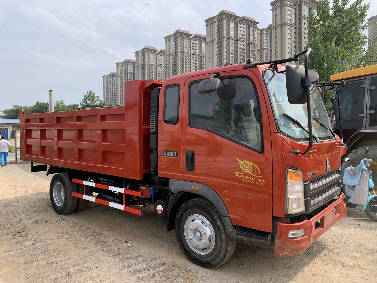 SINOTRUK Howo Dump truck 4x2 - Kipper vrachtwagen: afbeelding 1 SINOTRUK Howo Dump truck 4x2 - Kipper vrachtwagen: afbeelding 1