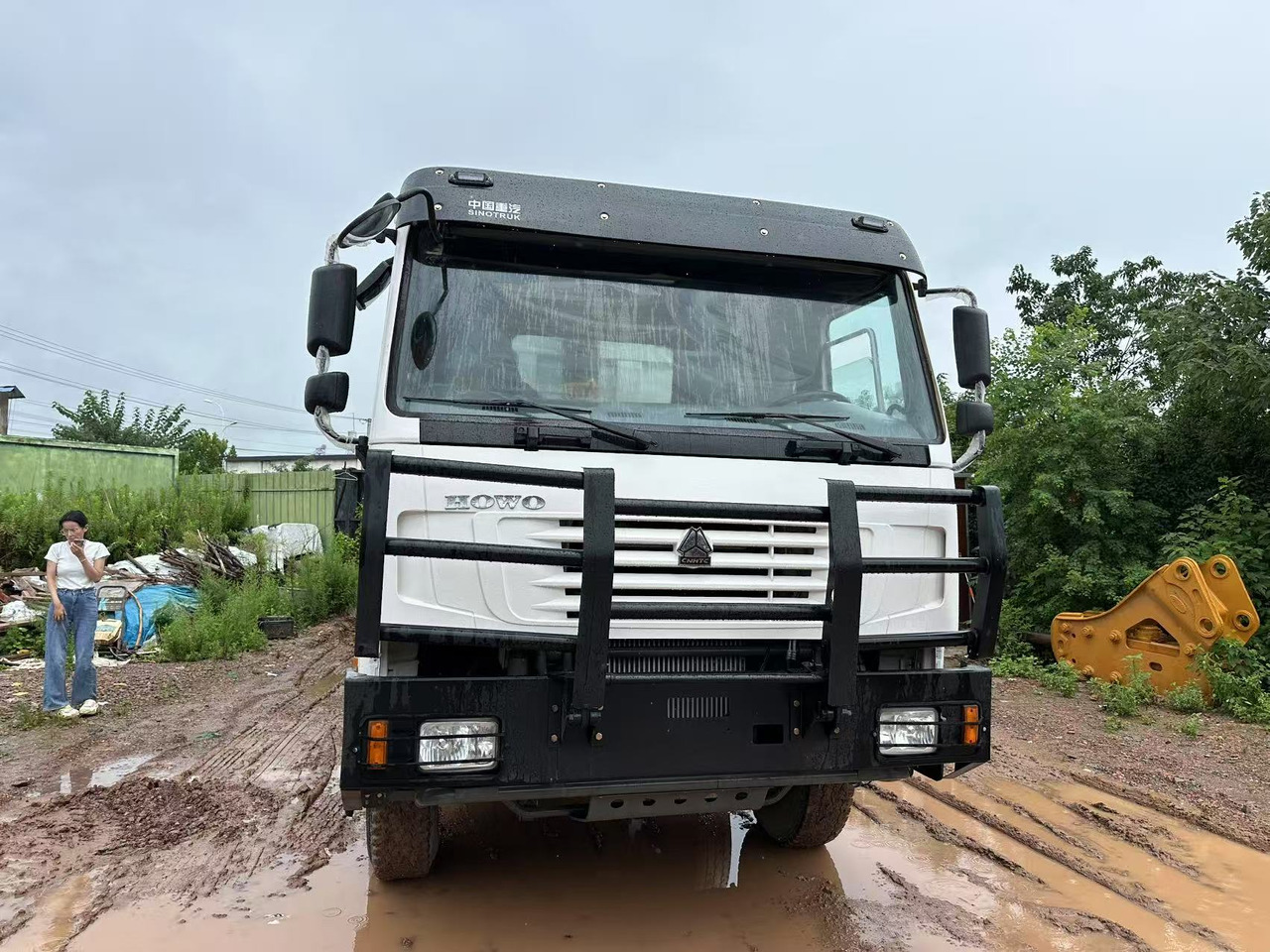 Sinotruk HOWO 371hp 8x4 - Kipper vrachtwagen: afbeelding 2 Sinotruk HOWO 371hp 8x4 - Kipper vrachtwagen: afbeelding 2