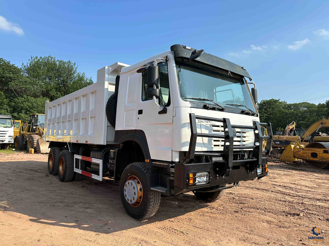 Sinotruk HOWO 400HP With Bumper 6X4 - Kipper vrachtwagen: afbeelding 1 Sinotruk HOWO 400HP With Bumper 6X4 - Kipper vrachtwagen: afbeelding 1