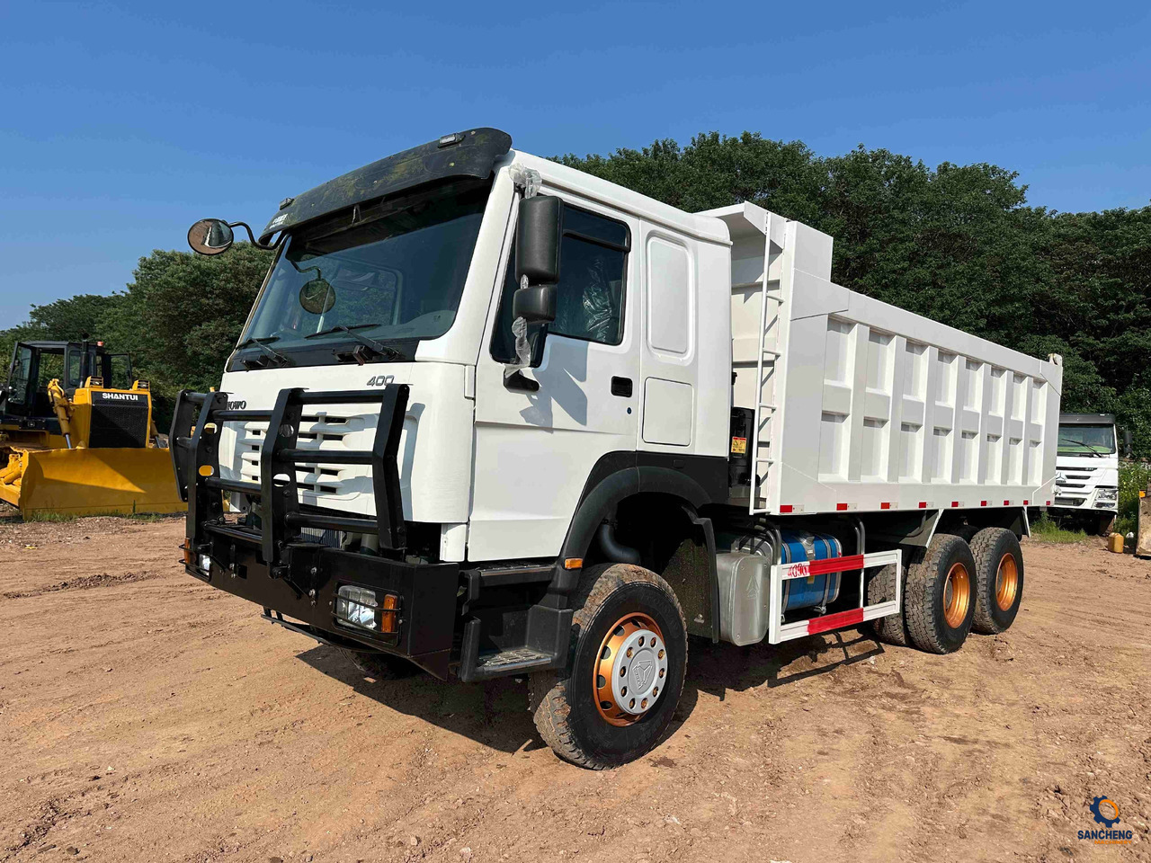 Sinotruk HOWO 400HP With Bumper 6X4 - Kipper vrachtwagen: afbeelding 2 Sinotruk HOWO 400HP With Bumper 6X4 - Kipper vrachtwagen: afbeelding 2